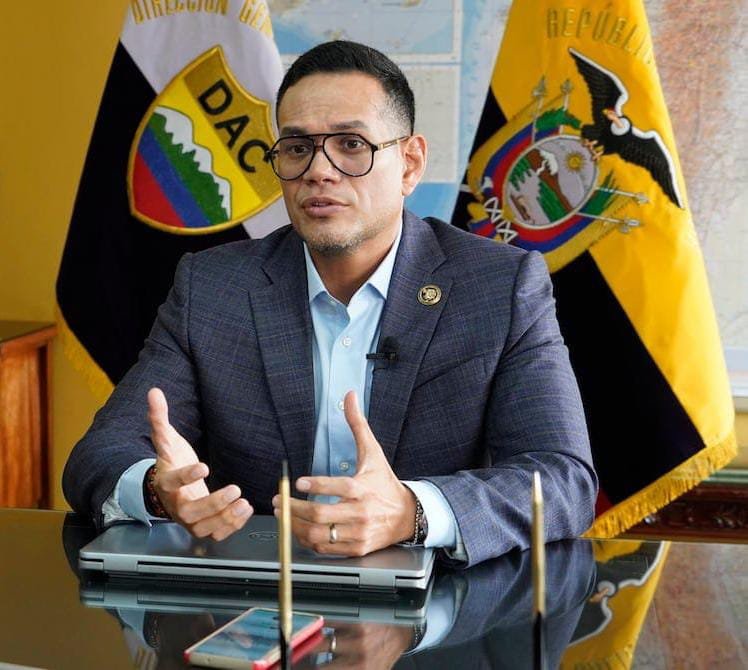 DGAC_Ecuador's tweet photo. ¡Un hito para la aviación civil de Ecuador! Entra en vigencia la nueva Ley Orgánica de Aviación Civil, fortaleciendo la seguridad operacional, la regulación del espacio aéreo, el uso de drones y la eficiencia en el sector.
​Seguimos volando más alto y seguros. 🇪🇨 https://t.co/BV6s1qqfvO