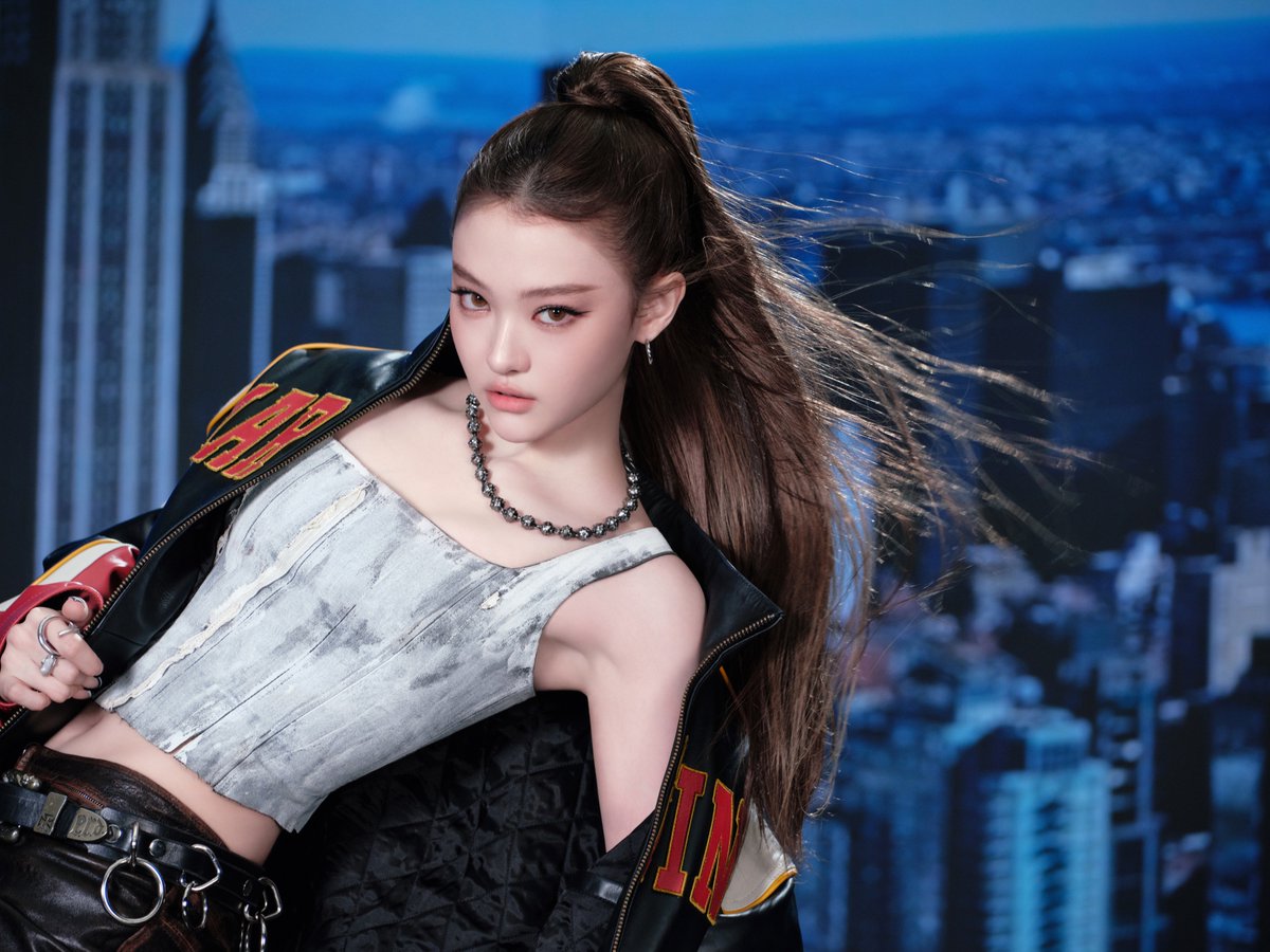 OFFICIAL_MEOVV's tweet photo. Concept Photo 1

MEOVV Single Album [GO HARD]
2026.10.12 6PM (KST)

PRE-SAVE &amp; PRE-ORDER
∙ https://t.co/u1xZTk5X6R ∙

#MEOVV #미야오
#NARIN #나린 #ELLA #엘라
#GOHARD #MEOVV_GOHARD
#THEBLACKLABEL https://t.co/SnhSRJTyy9