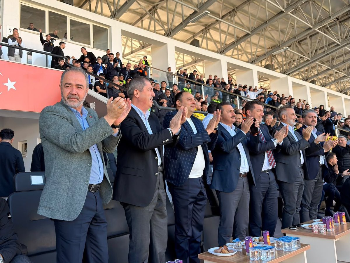 akpartitokat's tweet photo. 📍Erbaa

Tokat’ımızı 2. Lig’de başarıyla temsil eden Erbaaspor’umuzun, Aliağa FK ile karşı karşıya geldiği müsabakada takımımızı desteklemek üzere tribündeki yerimizi aldık.

… https://t.co/HsmMqrQLao