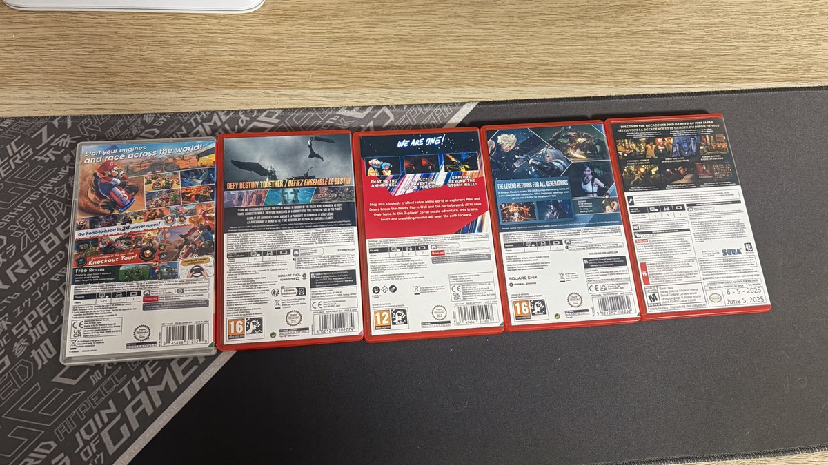 JONA9BCN's tweet photo. He decidido crear cajas físicas de mis juegos digitales para que luzcan como uno más en mi biblioteca. Solo hay que comprar papel Glossy, unas cajitas en @wakkapoficial y a imprimir ☺️. Este es el resultado 🥰🥰 https://t.co/FNBK74qpJo