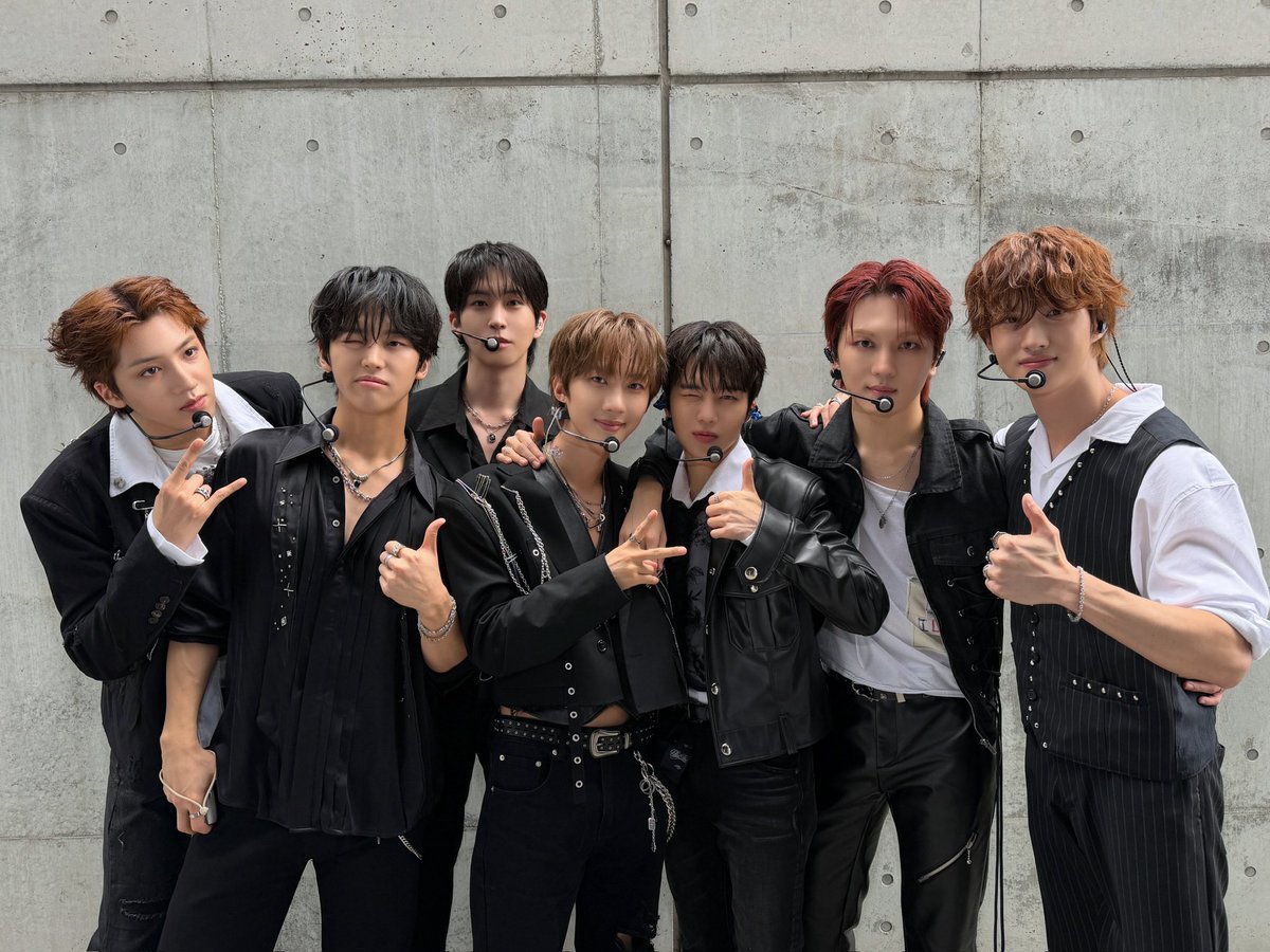 CUBE_PTG's tweet photo. [📸] 261003 @ PENTAGON 10th Anniversary Tour <101010> in Tokyo

도쿄에서 함께해 줘서 고마워요💙
떨어지지 않을 거예요
앞으로 10년, 100년 함께하기 약속🪐

東京で一緒にいてくれてありがとう💙
落ちるわけないじゃん！
これからの10年も、100年も、ずっと一緒に歩んでいくことを約束するね🪐

#펜타곤 #PENTAGON 
#PENTAGON_101010
#PENTAGON_10th_Anniversary