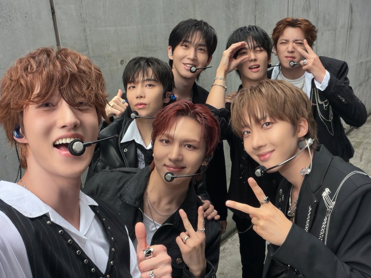 CUBE_PTG's tweet photo. [📸] 261003 @ PENTAGON 10th Anniversary Tour <101010> in Tokyo

도쿄에서 함께해 줘서 고마워요💙
떨어지지 않을 거예요
앞으로 10년, 100년 함께하기 약속🪐

東京で一緒にいてくれてありがとう💙
落ちるわけないじゃん！
これからの10年も、100年も、ずっと一緒に歩んでいくことを約束するね🪐

#펜타곤 #PENTAGON 
#PENTAGON_101010
#PENTAGON_10th_Anniversary