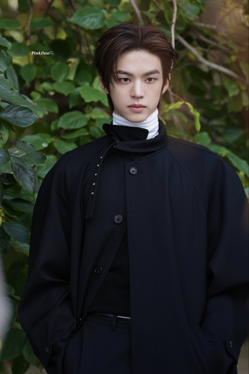 dew_inmy_i's tweet photo. 261003

사진 원본도 완벽한 도셀���

#TWS #투어스 
#도훈 #DOHOON
#TWSXCELINE #CelineEte2027 https://t.co/yoDffqtOdk