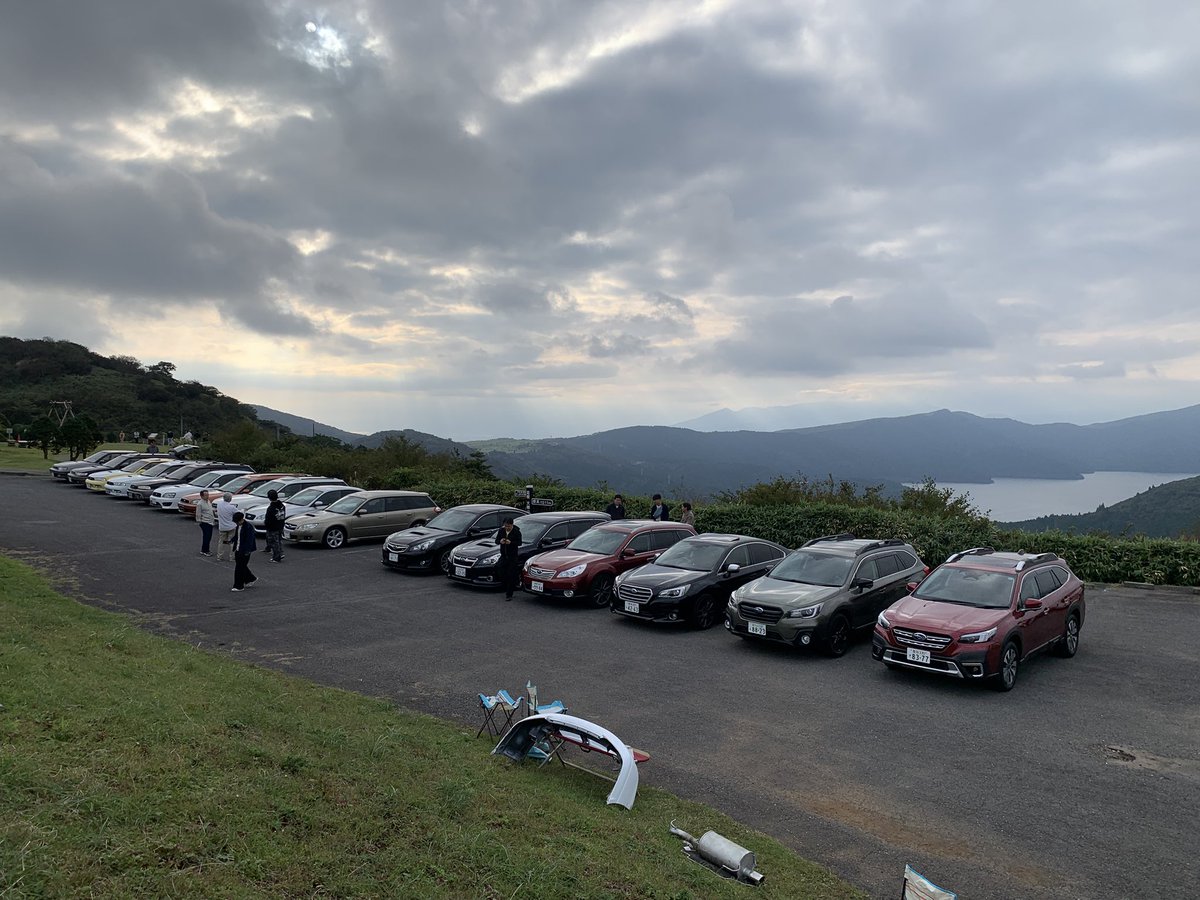 Ryo_BS9's tweet photo. 本日はパイセンと後輩さんの山梨勢で
招待いただいたターンパイクMTへ
7年ぶり？のお互いアウトバックに乗り換えたばーこんさんは隣だし、帰りは🥩で優勝出来たし
色々と濃い1日でしたthx🙌 https://t.co/kGM6KkC1GL