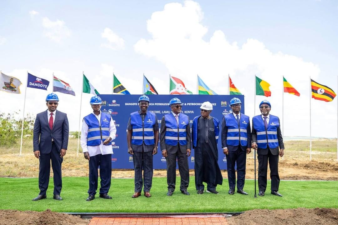 AfricaFactsZone's tweet photo. Dangote Group has launched the construction of its $16 billion oil refinery in Lamu, Kenya.

It will produce 700,000 barrels of oil per day, and will be completed in 2030.

The Presidents of Kenya, Uganda Benin, Togo and Ethiopia's Prime Minister all attended the ceremony. https://t.co/1Wrk97mYcE