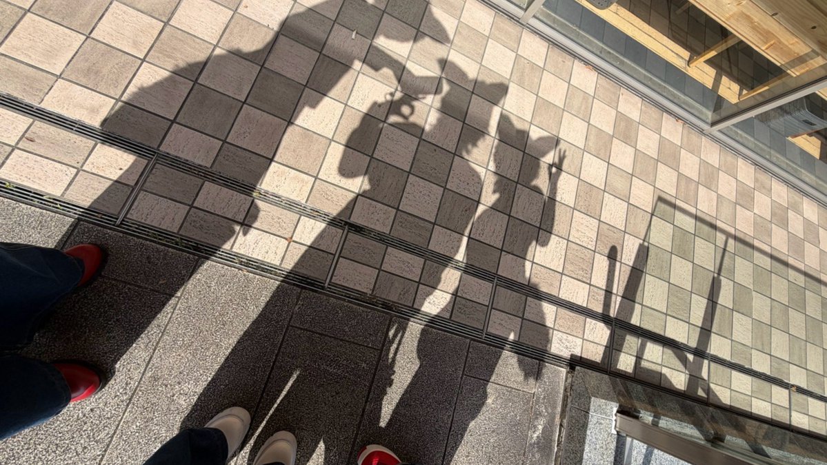 05beta15's tweet photo. 今日はてでしやまだ家でした！！
耳と尻尾の影までかわいい🐺 https://t.co/07w1RRiuFI