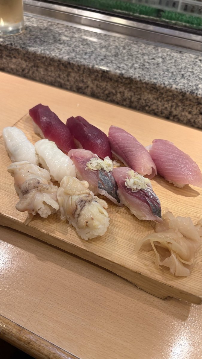 Miyu8iwgz's tweet photo. 渋谷でお寿司食べるなら英鮨 
マジでオススメ🍣

全体的に安すぎるし朝6時までやってる！
行ったらお味噌汁飲んで欲しいまじで美味しい https://t.co/rUDQplpxEM