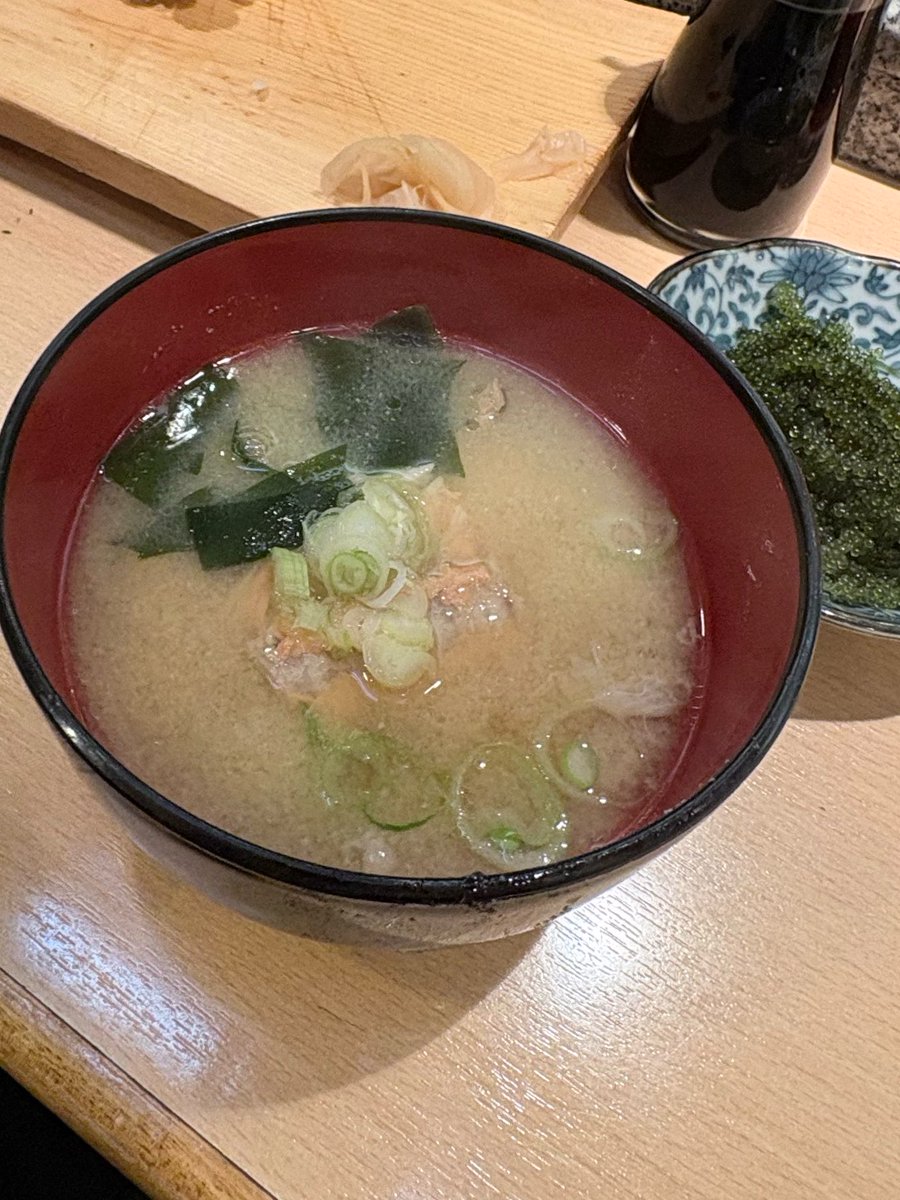 Miyu8iwgz's tweet photo. 渋谷でお寿司食べるなら英鮨 
マジでオススメ🍣

全体的に安すぎるし朝6時までやってる！
行ったらお味噌汁飲んで欲しいまじで美味しい https://t.co/rUDQplpxEM
