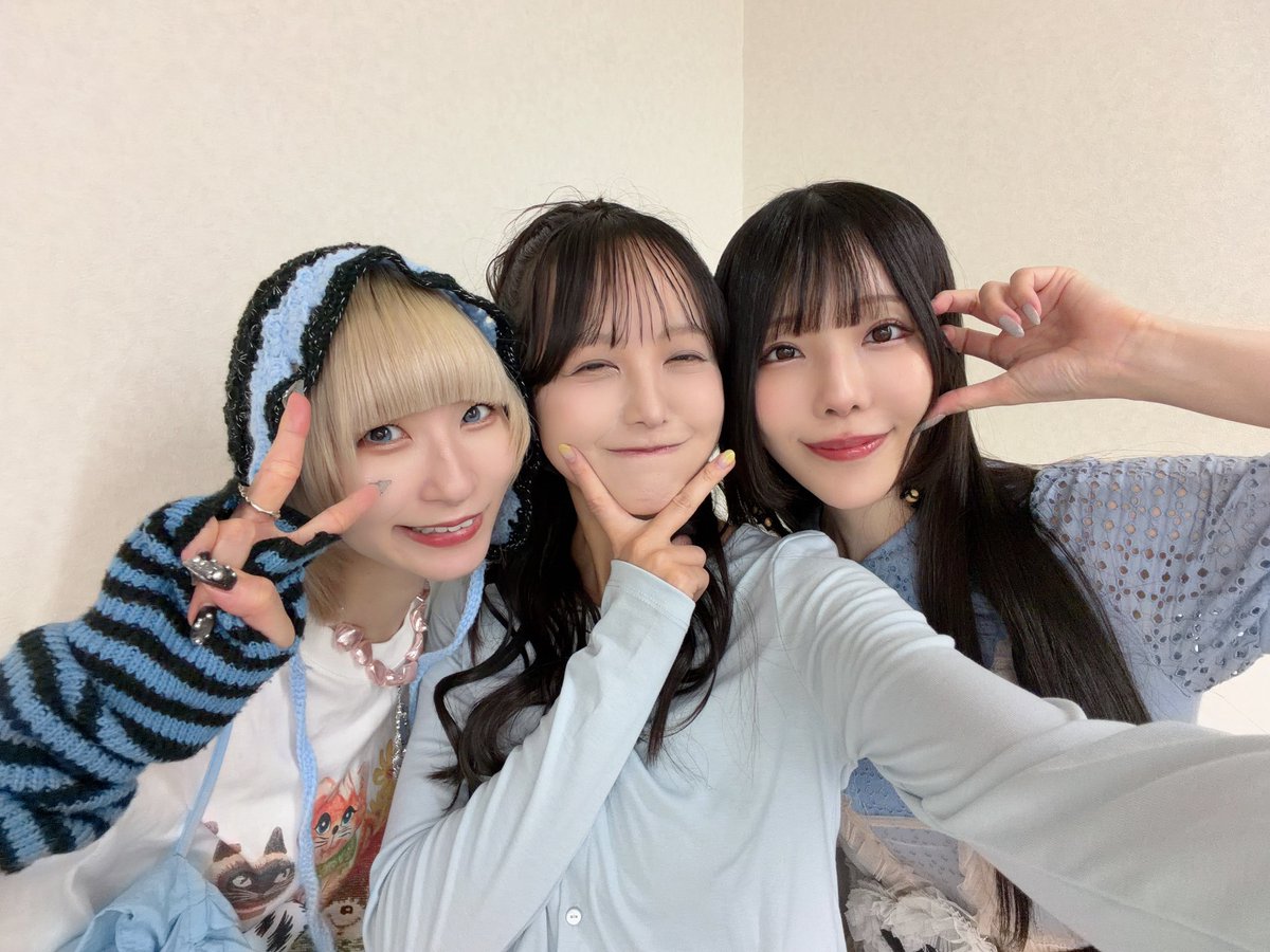 FUKUAKARI_STU48's tweet photo. 多分私前世で地球とか救ってて、なんとりさちーさんとピンキーさんにお会いできました🫶
わたしがちょうだいすきなの分かってるからやれやれオタクめしてくれて嬉しい女神ふたり(#^.^#) https://t.co/sQX2ry1sua