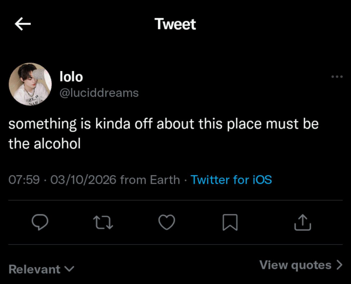 strwberryoo's tweet photo. electric hearts.

ch is straight, but after a messy breakup his friends invite him to a bar, without mentioning that it's a gay bar.

a #chenji / #jichen au https://t.co/Ieno5dTofe
