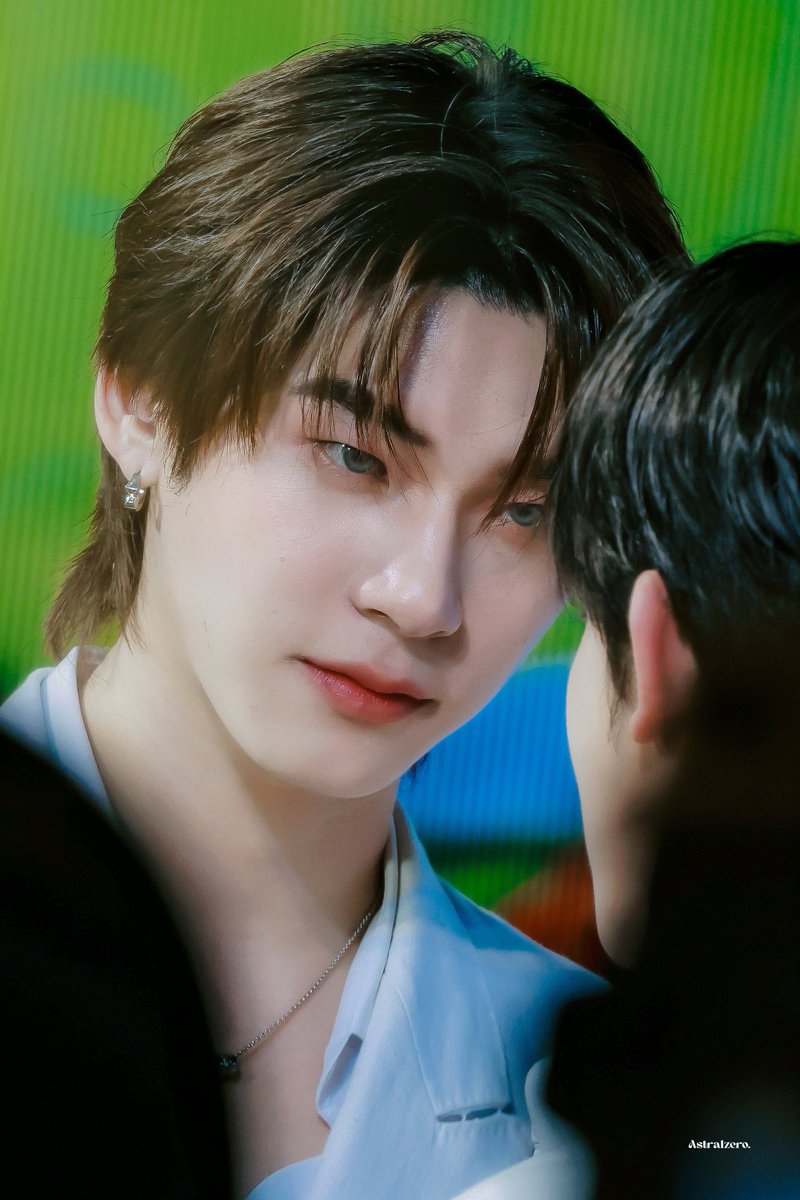 saturnsloops's tweet photo. this is an appreciation post for teetee's eyebrows because they are always impeccable. his brow bone structure is just so good and the arch is just so perfect it makes him look so sharp...every part of this man is a masterpiece 

#twnpich https://t.co/QMcefA2IRq
