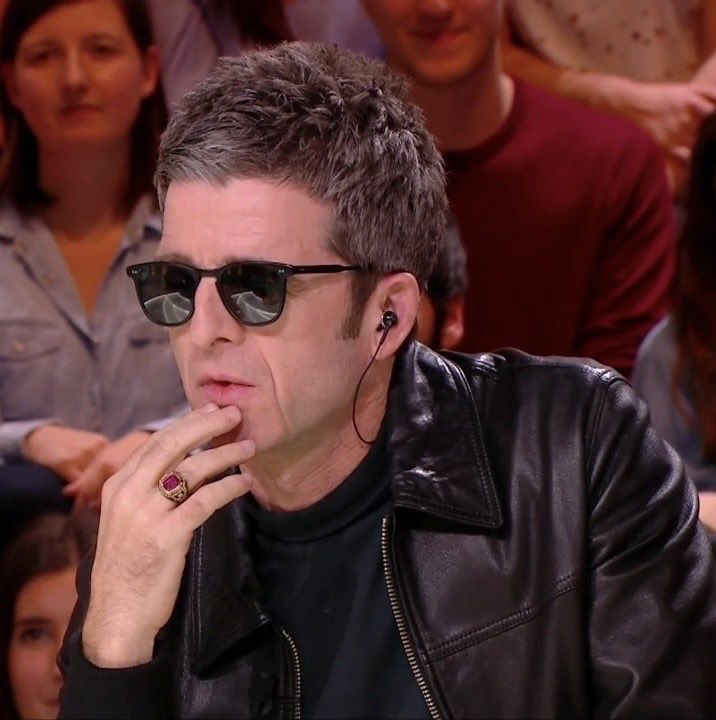 sofislidesaway's tweet photo. noel on that french show with the good lighting he looks so perfect https://t.co/U2ibMbGYdM