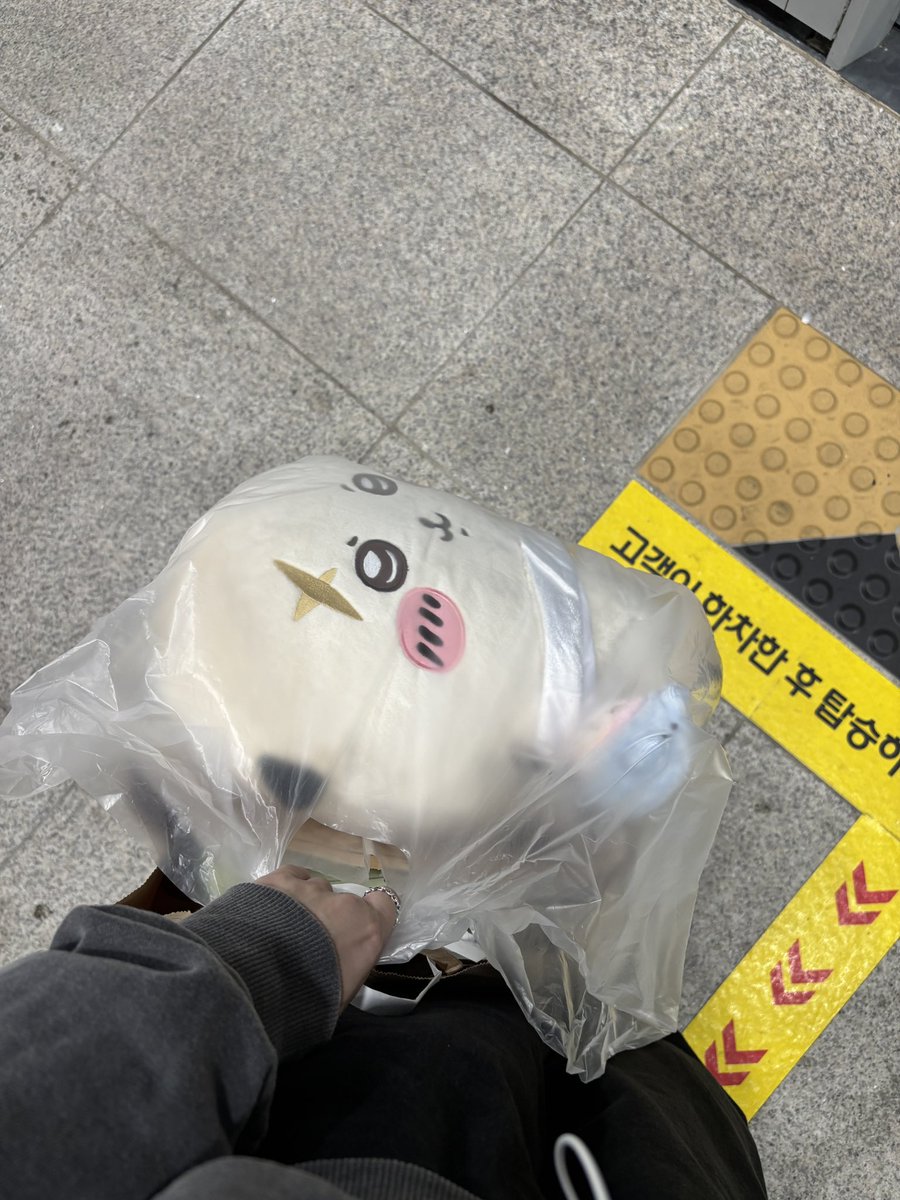 Yilkmin's tweet photo. 시험뽑고 인형 내용 다 까먹었어요 https://t.co/EQ0MJpvwtL