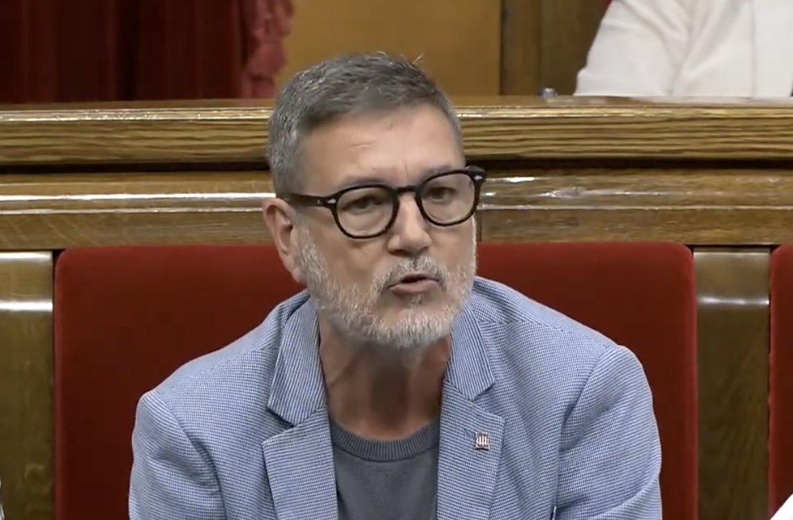 xrius007's tweet photo. Rull ni siquiera se atrevió a llamar la atención al diputado de los Comunes que llamó "nazi" a Ignacio Garriga. Que yo sepa Vox no ha gaseado a nadie https://t.co/9e5rAAYAOU https://t.co/Fx7OCIVex1