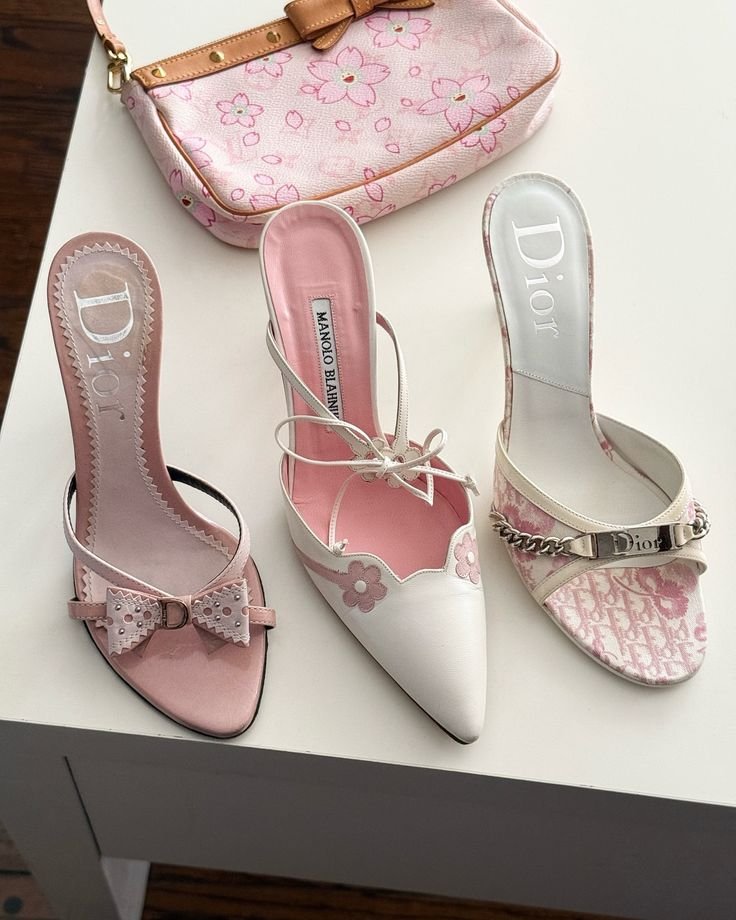 petalparadiseee's tweet photo. Dior or Chanel ? https://t.co/7ipkTKSMg4