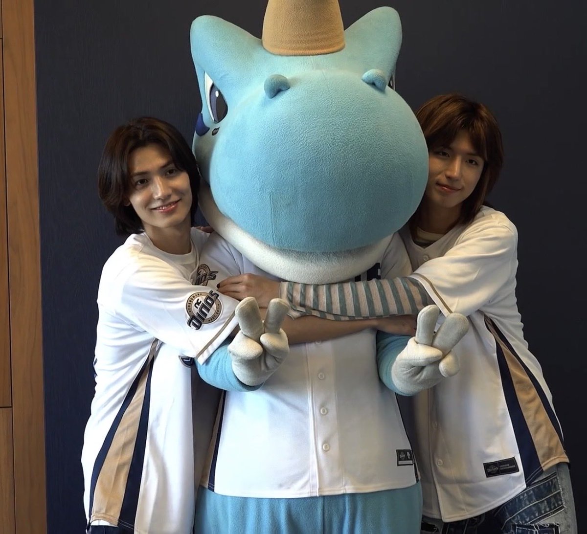 boksillx912's tweet photo. 인형들 포옥..안아주는   주연이 https://t.co/PSmj9DnIbh