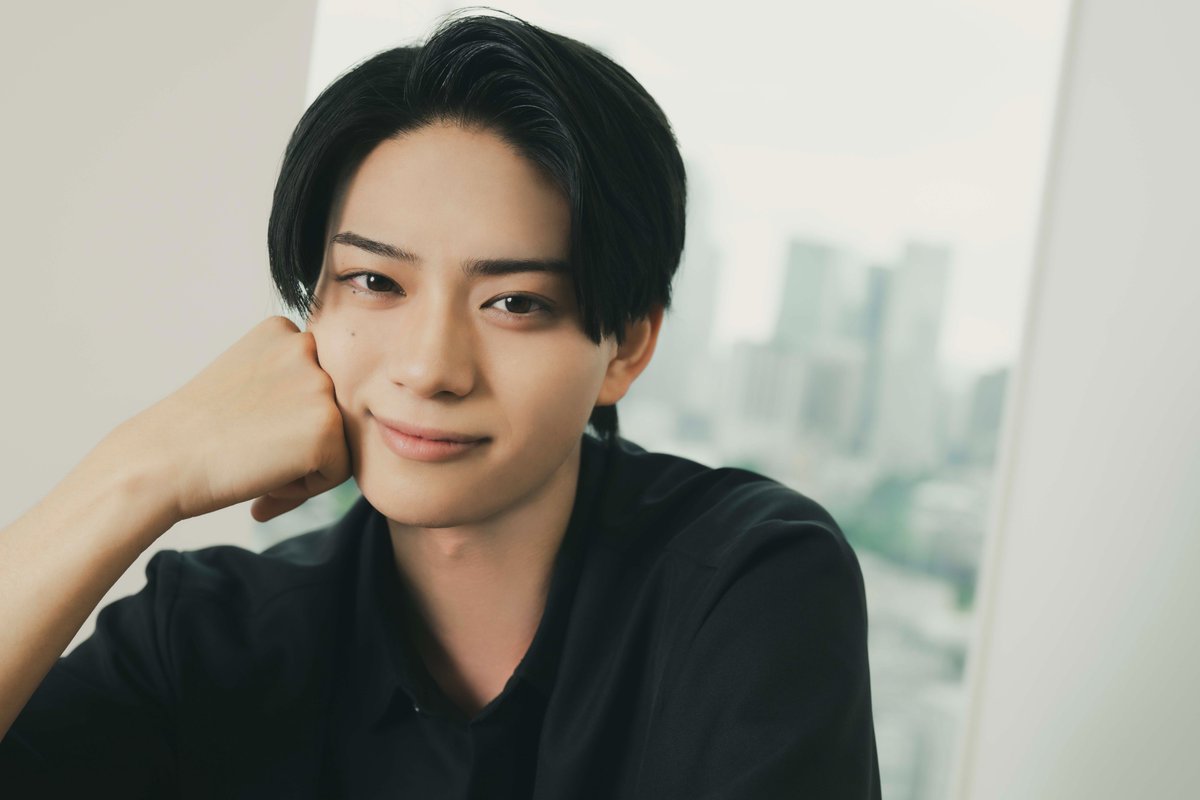 TVGweb's tweet photo. 原菜乃華主演「もうパパ！」
吉良陽日役・岩瀬洋志インタビュー✍️🏻
---
“一見二枚目、実は三枚目”な役柄に挑戦🤍
「愛されキャラも演じられるんだな、
という新しい一面を見せたい」

憧れの堤真一との初共演にドキドキ💭
「手汗が止まらないくらい緊張」

https://t.co/dNxzjTKIIj

#もうパパ https://t.co/cQvCrqCVWN