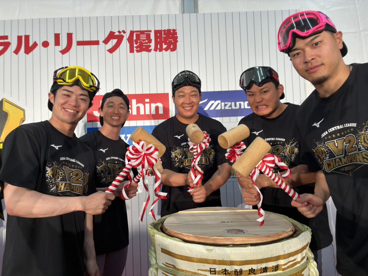 redstar_yamato's tweet photo. 公式から出てたコアファイブの写真最っ高！！！ https://t.co/TYFaTt8tnG