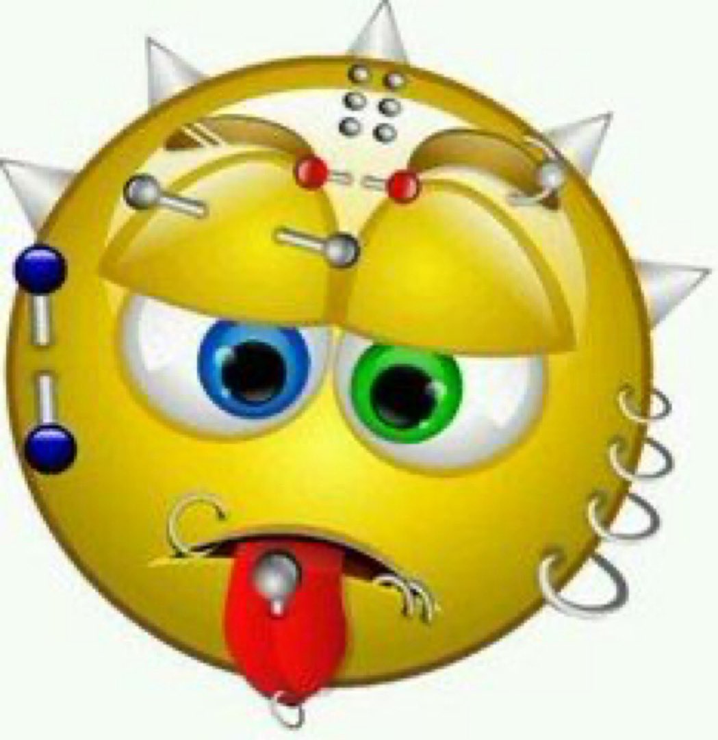 strapwice's tweet photo. cabeça vazia oficina do diabo hoje eu tinha dentista e simplesmente parei num lugar q coloca piercing já tenho 7 to prestes a fazer mais 3 https://t.co/Fwo6cbMpp4