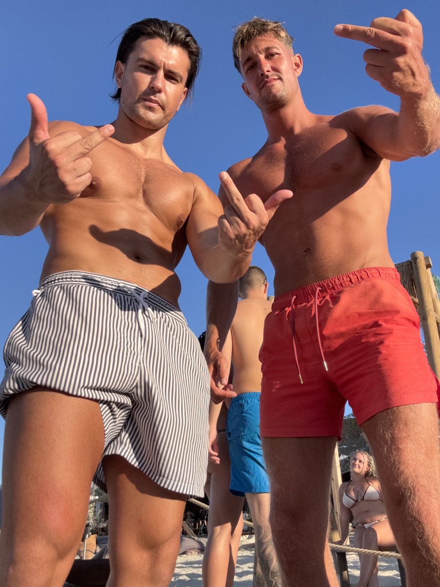 AlphaMatty1's tweet photo. Looking down on you weak boys. 

Beach poundings gown down with @alphabigdaddy1 https://t.co/Igs6VoanKr