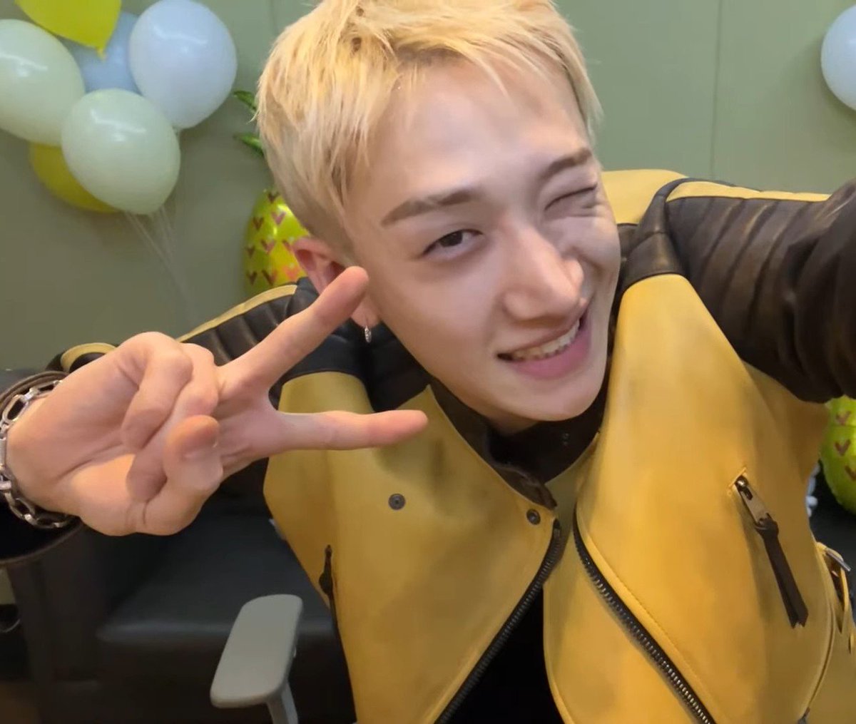 Scalu28's tweet photo. Tuve mi primer chanies room y mi primer big hug🥹❤️

#Bangchan #StrayKids방찬 https://t.co/FMFRUMCJTp