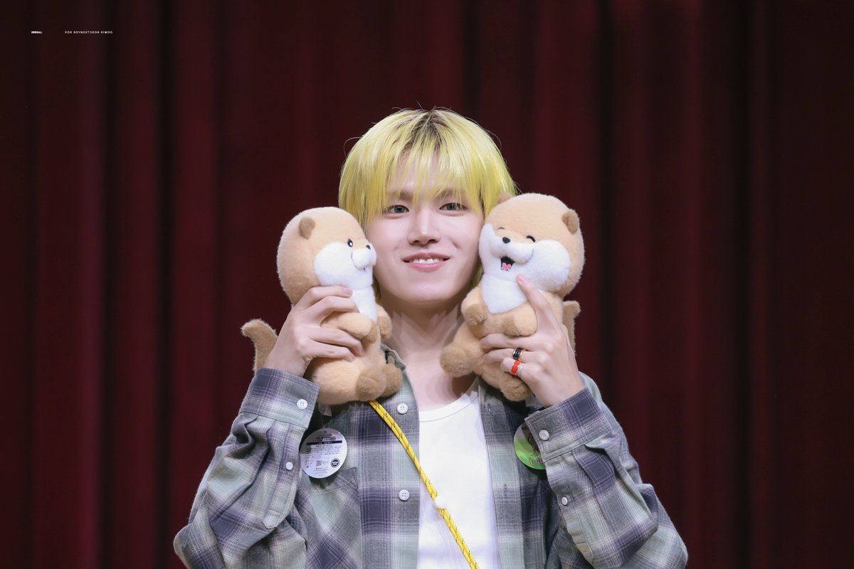 Irreal1022's tweet photo. 261003 HD #포토리우
귀여워라 이상혁🫪
#보이넥스트도어 #리우
#BOYNEXTDOOR #RIWOO https://t.co/KLXwezjeK7