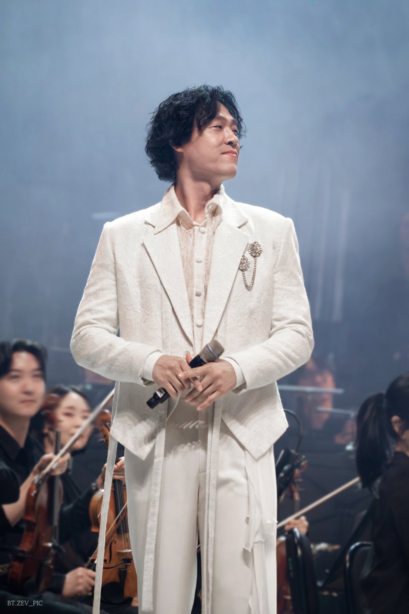 BATA_PIC_'s tweet photo. 261001 강릉 뮤지컬 갈라 콘서트

#최재림 배우님

착둥이 미소(･´ω`･)
⠀ https://t.co/KiKgN5zIOi