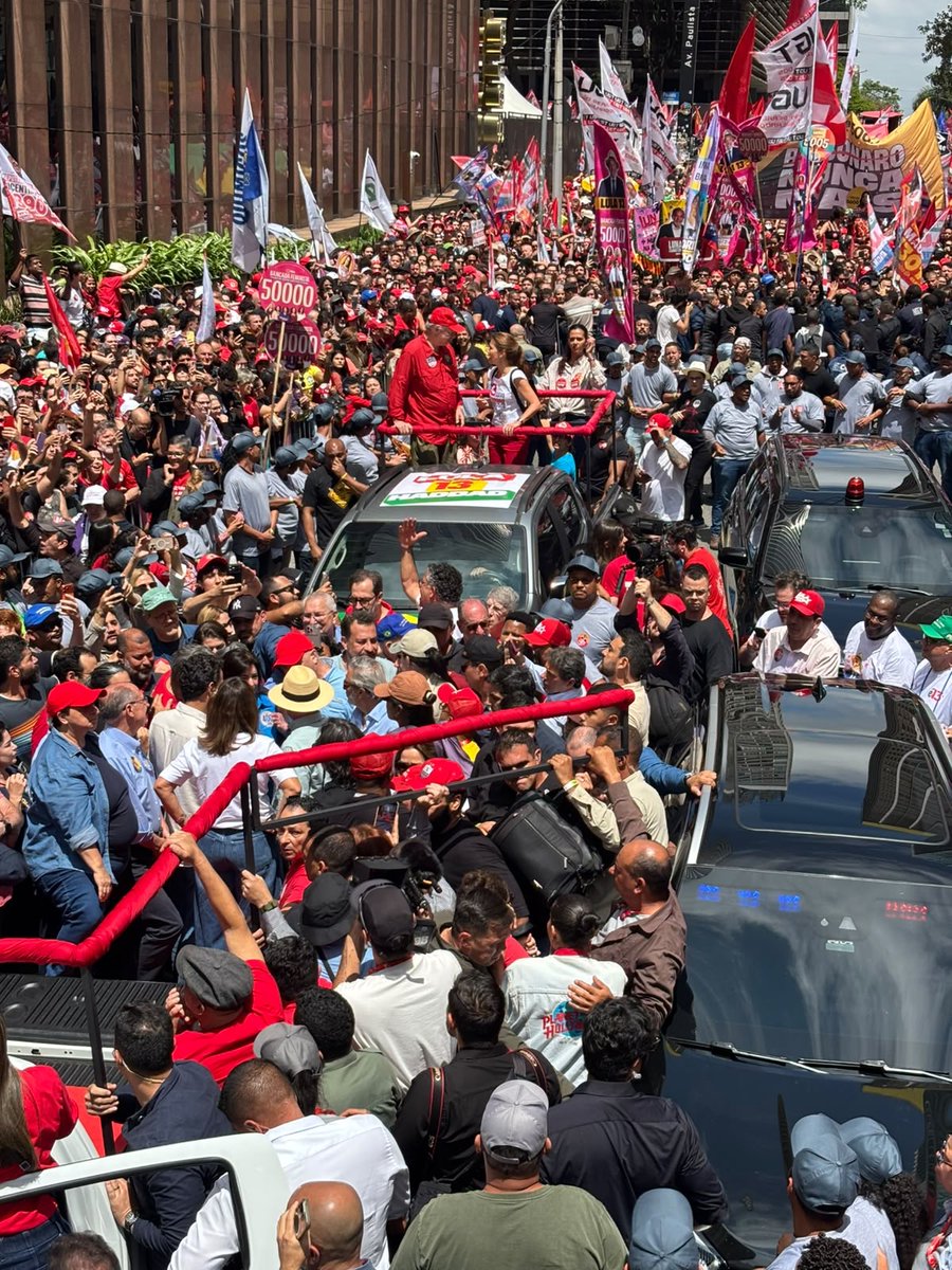 ptsaopaulosp's tweet photo. QUE ENERGIA! 🔥 A Paulista pulsando, cheia de gente e de esperança! ✊❤️ https://t.co/ufgAKuwqtC