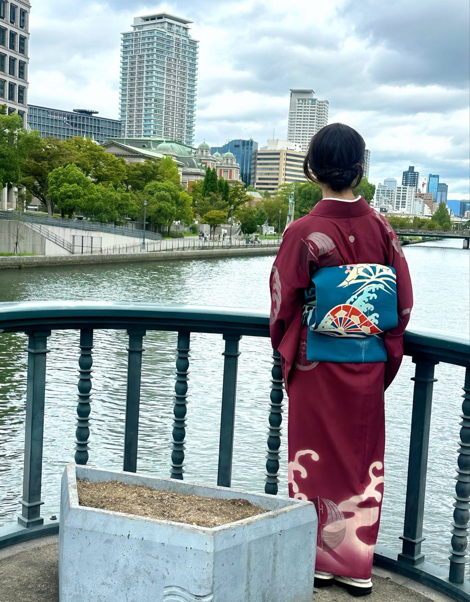 konpeitou127's tweet photo. 大阪旅行・アンティーク着物コーデ②
波と帆船の縫取御召×波に源氏車 https://t.co/uud5RW8s3S