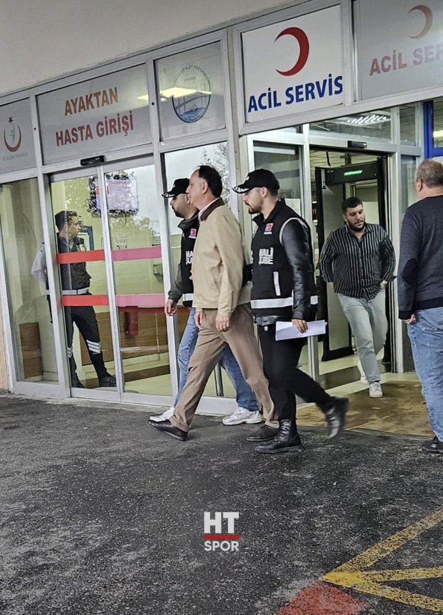 fbliii_1907's tweet photo. BU BİR ÇAĞRIDIR…. 🚨 

Ferhat Gündoğdu'nun görev aldığı yıllardaki şampiyonlukların iptal edilmesini istiyoruz..

@RTErdogan @abakingurlek @UEFA @TFF_Org https://t.co/Rrsqc1LsXW
