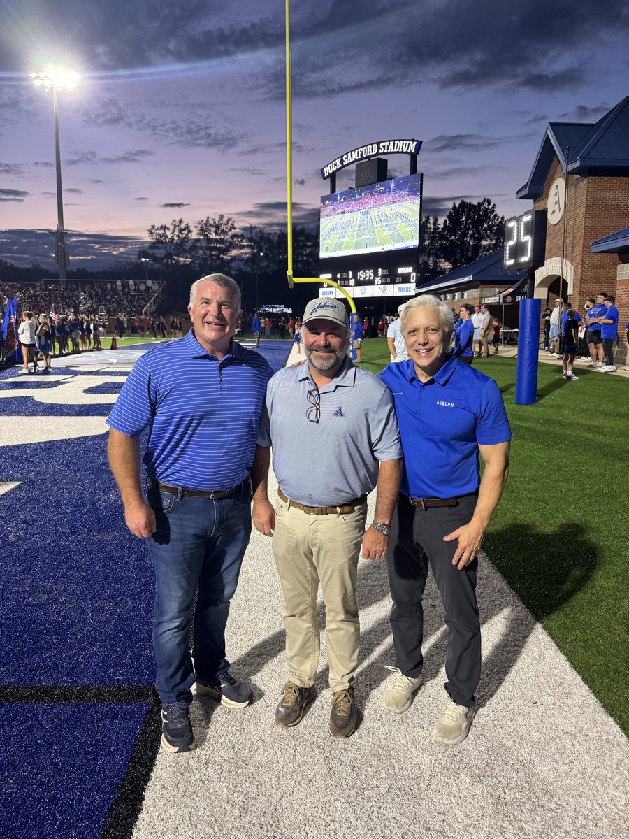 ronanders2020's tweet photo. Thankful to serve Auburn alongside Rep Joe Lovvorn and Sen.Jay Hovey. They care about Auburn’s children and support education. Great evening at Duck Samford .Go Tigers! @CityofAuburnAL @AuburnCityEdu https://t.co/9fo8CbOVcL