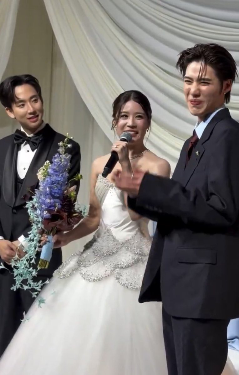 Ikkyupan's tweet photo. เอาดีๆ ตลอดเวลาที่ผ่านมาคนที่น้องขอแหวนจากเขาตลอดก็มีอยู่คนเดียว one and only หนิ ทุกครั้งที่ชูนิ้วนางซ้ายก็หมายถึงคนนี้อะ I'm gonna cry ตอนอยากได้เพชรสีเหลืองผ่านไปถึง 2 เดือนไหมนะ ก็ได้ของจริงเลย ละนี่. กบไม่รอดแร้ว กบเสียชีวิสแล้วจิงๆ กบคือชั้น
 
╥ ╥ https://t.co/3lp8sf4I4W
