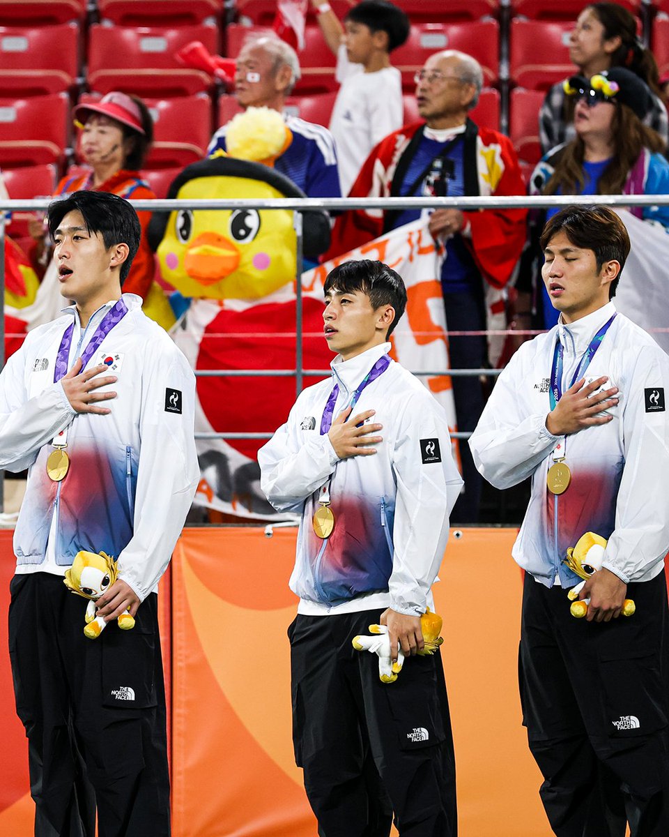 brfootball's tweet photo. South Korea beat Japan 1-0 to win the gold medal at the Asian Games in Nagoya 🇰🇷

The win earns the squad an exemption from military service. https://t.co/Q5WE3LnSCW