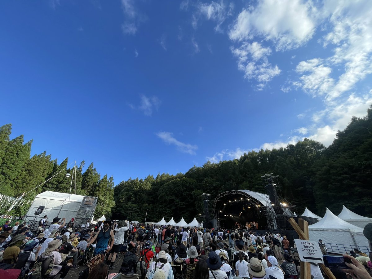 696nachinosuke's tweet photo. TOSHI-LOWさん…貴方がチバさんのことを思い出して語ってくれたあの時も…
その言葉に私は、チバさんを思い出し寂しくも、でもあなたの言葉に貴方の奏でる音楽に癒されました。

元気な姿で復活してきて下さい！

貴方にまだまだ語ってもらいたいのです。 https://t.co/k3vvn0FDJk