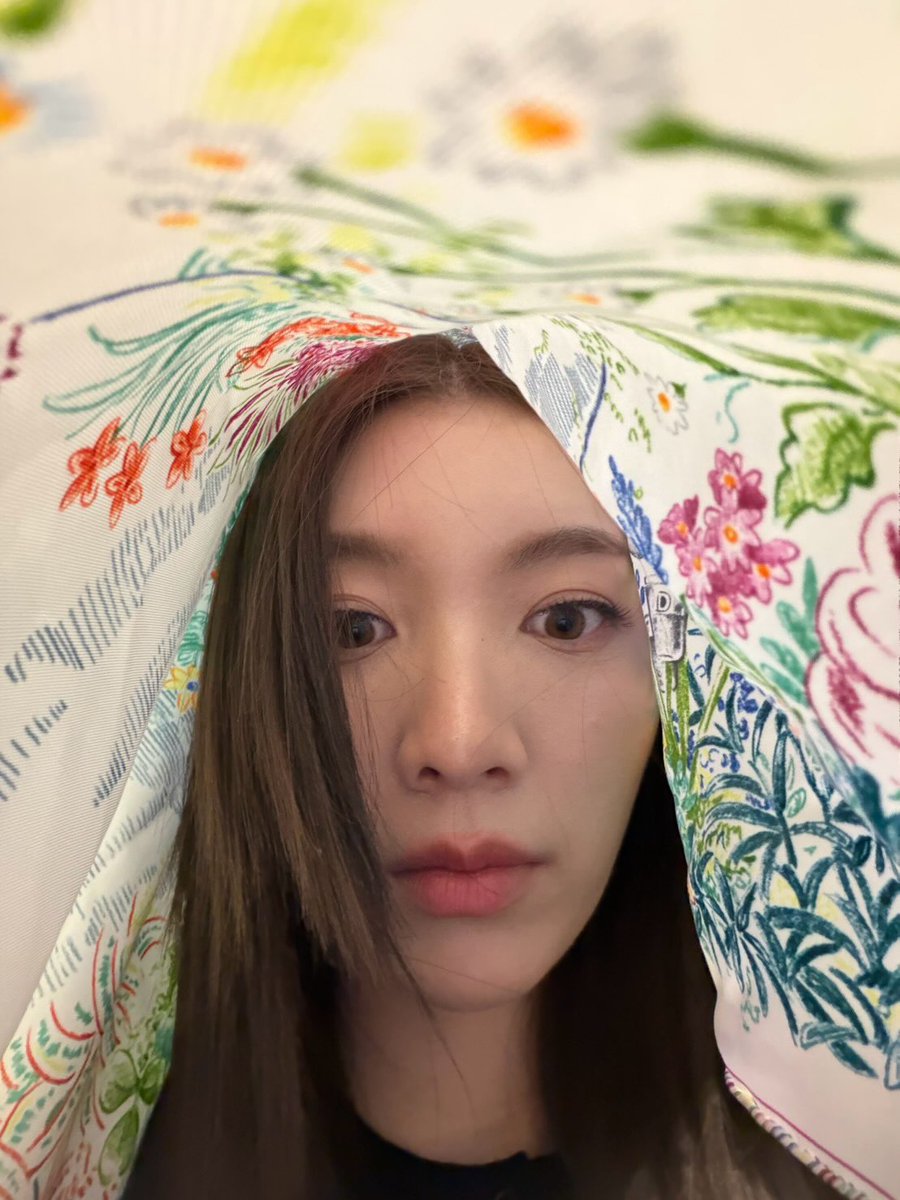 OrmKornVN's tweet photo. 261003 | IG: koy.narumon update

#OrmKornnaphat #Dior
#LingOrmDiorSummer27
#DiorSummer27 #PFW https://t.co/6aVvP18t5M