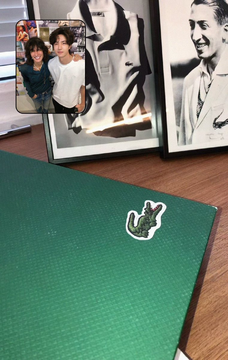 wxyzybxz's tweet photo. 261003 22:13 YIBO-OFFICIAL xhs update x Wang Yibo

“Paris BO log”
Here are 2 pictures together!
Yibo is doing his signature dodge step even on the stair now 

#YIBOMOMENT 
#WangYiboxLOEWE https://t.co/MNKPCdXtpN