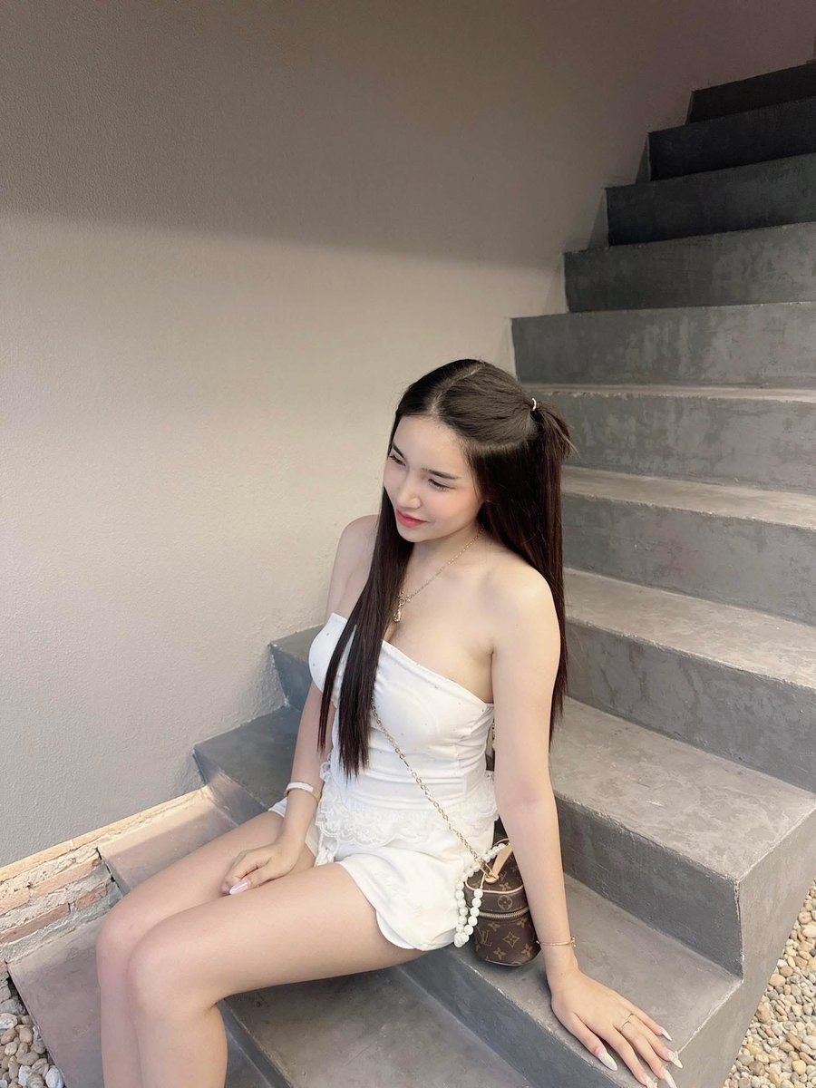 AzucenaRannv's tweet photo. ตอนแรกก็ไม่เชื่อ จนกระทั่งลองใช้เอง... ไอเทมลับที่บิวตี้บล็อกเกอร์เกาหลีโหวตให้เป็นอันดับ 1!“ 🦋 ครีมกันแดดเนื้อซูเฟล่ บางเบา คุมมันนาน 🌤️

🆔: poyfai_01
#รับงานบุรีรัมย์ #เมืองบุรีรัมย์ #นางรอง https://t.co/MiaPAwwRrB