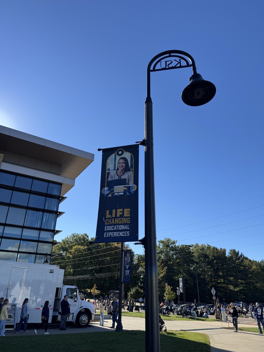 BeverleyLaubert's tweet photo. HOMEcoming! #KentHC https://t.co/Pe3Hn9wo41