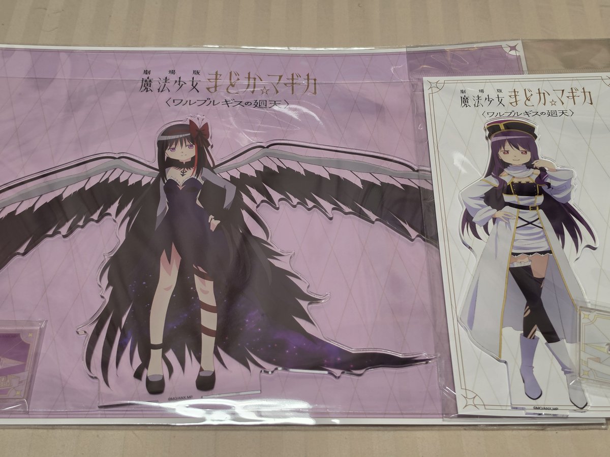 sanzero_32's tweet photo. 悪魔ほむらとワス先輩のアクスタを手に入れました https://t.co/PE5QzGXipM