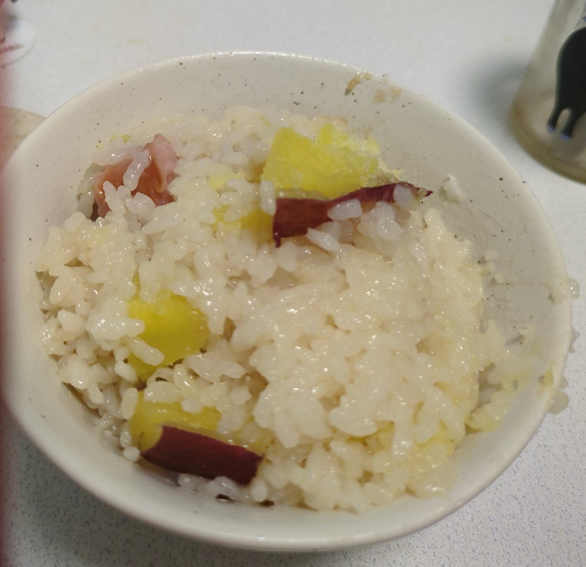 2moonchild2's tweet photo. 今日の メッシ*⸜(* ॑꒳ ॑* )⸝*

さつまいもご飯🍠 https://t.co/8MLiYXkQ6q