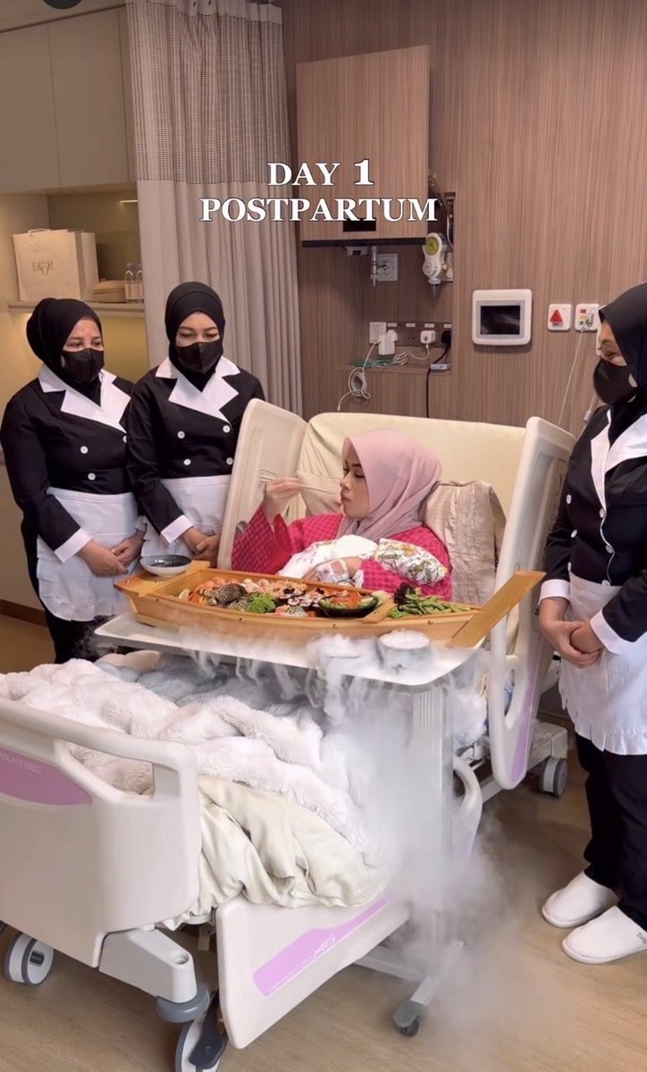 LambeSahamjja's tweet photo. masih jadi misteri kenapa cewe cewe habis lahiran pengen makan sushi https://t.co/4Z5kbQwQGg