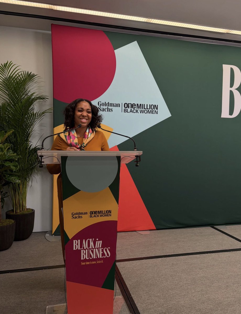 ShaunaAndre_'s tweet photo. I'm learning to speak a DIFFERENT financial language now. For years y'all have known me for trading, but baby... Coach Max was NEVER just a trading coach. I build businesses. I build PEOPLE. I LEAD. https://t.co/xa3gGFOljG