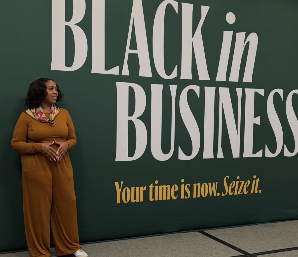 ShaunaAndre_'s tweet photo. I'm learning to speak a DIFFERENT financial language now. For years y'all have known me for trading, but baby... Coach Max was NEVER just a trading coach. I build businesses. I build PEOPLE. I LEAD. https://t.co/xa3gGFOljG