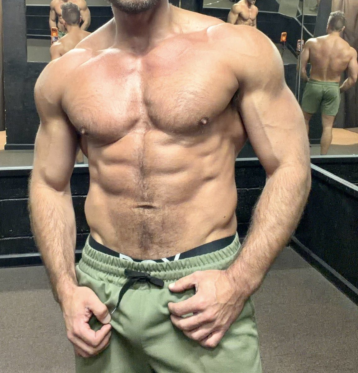 HudsonnCorey's tweet photo. Fuckmeat 🥩 https://t.co/ZZzz0gXjLk