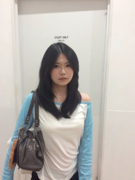 Hari44458080's tweet photo. 晚上22：38！！！新拍的照片

有人想锐评一下我自己23的福嘛 🥹       

真心给福（人机不要来）   

真没有🚪  私信扣66我真的给呀 https://t.co/cjsTzSENVe