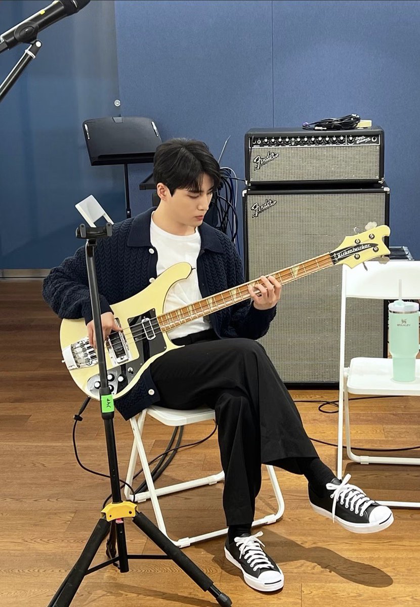 kangpybara's tweet photo. this genre of youngk https://t.co/tOxBQGDOHp