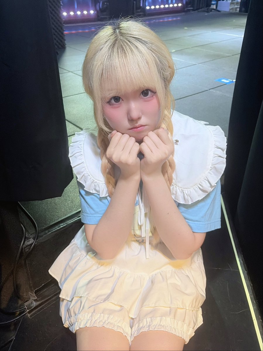 Magiluna_mel's tweet photo. 📶26.10.03
【もってけ！アイドル VOL.117】

출연했습니다‼️ 오늘은 그룹티와 땋은머리 조합 해봤어욤(*'ω'*) 많은 분들이랑 만날 수 있어서 즐거웠습니다🎶 +ALT

⇢ 10.04 HASHTAG LIVE https://t.co/e0qLaPyIJY