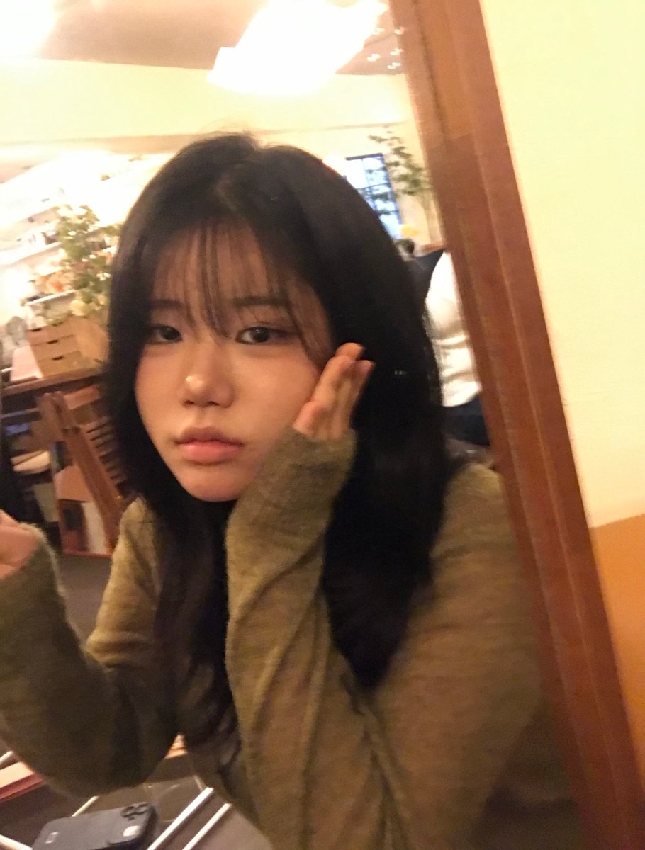E_jju09's tweet photo. 뚱뚱해도 꾸미고 보정하면 돼. https://t.co/JihWH5Ovst