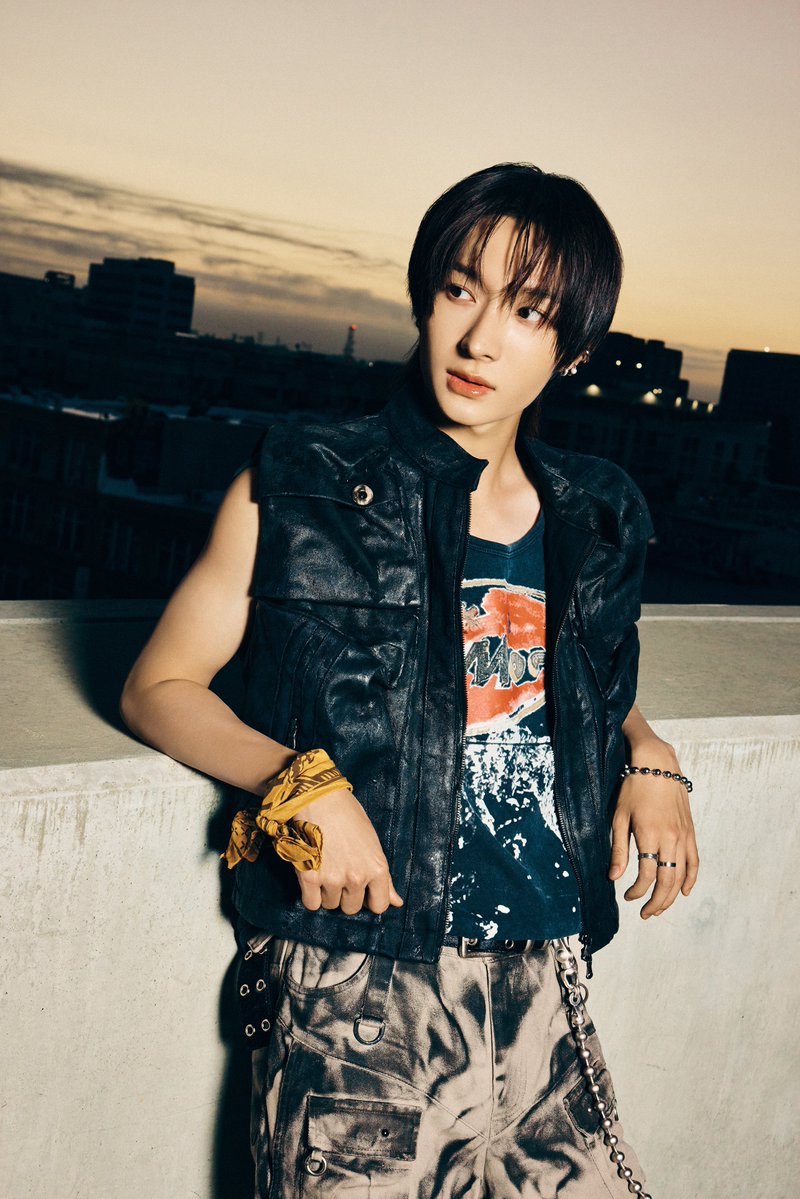 kickflip_jype's tweet photo. Kick Off The Wall MV Photo💛🏙️ #Donghwa

KickFlip The 5th Mini Album "KICK OFF THE WALL Pt. 1"
2026.10.06 6PM (KST) Release!

Pre-save &amp; Pre-add : https://t.co/I7T5LNBRJF 

#KickFlip #킥플립
#KICKOFFTHEWALL_Pt1 
#KickOffTheWall #동화 https://t.co/i9YfDRrNld