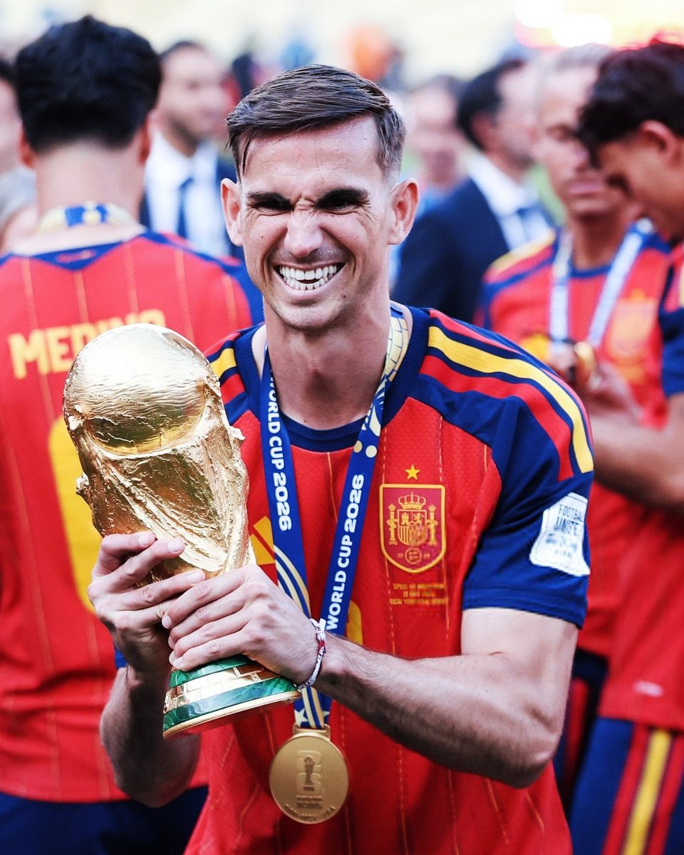 TouchlineX's tweet photo. 🚨 𝗡𝗘𝗪: Fabián Ruiz has left the Spanish national team camp in Oviedo to travel to Paris and attend the birth of his first child. https://t.co/xtdQGHzyuZ